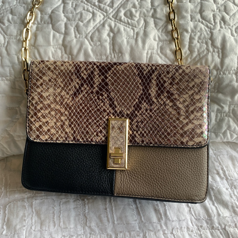 GILI Chain Strap purse